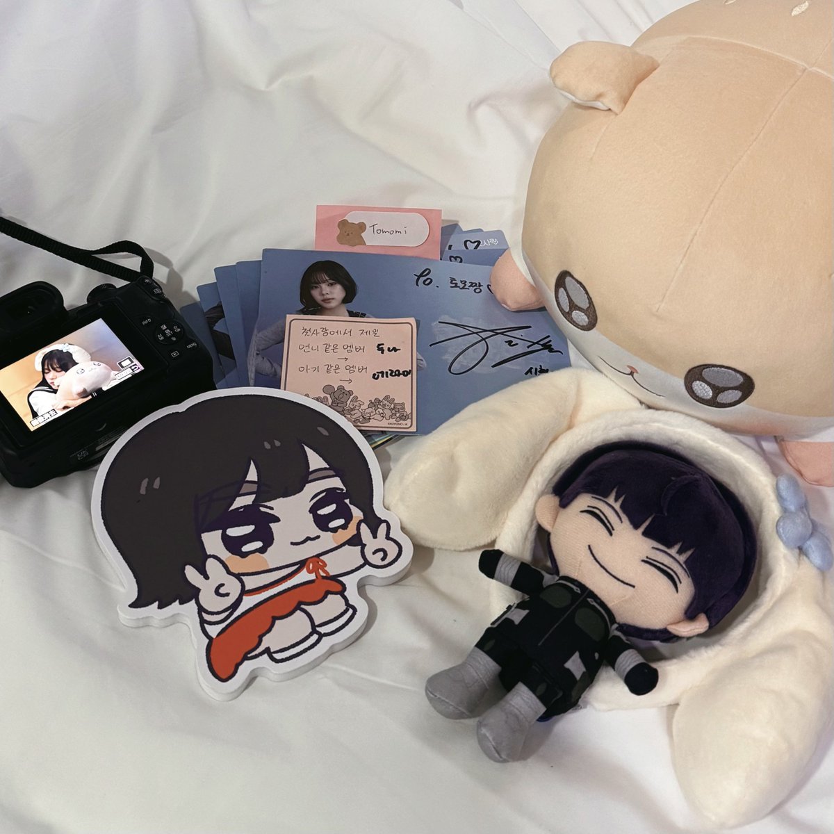tomo_mi14's tweet photo. 260410

3年前の大阪ぶりのCSRサイン会！
韓国では初めてだったから、みんなとお話できて嬉しかったし、今回のカムバ期間で1回でも会いに行けて良かった！

個人的に1番の成果はイェハムちゃんとまゆげの話ができた事でした(？) https://t.co/gIjo6GPQi6