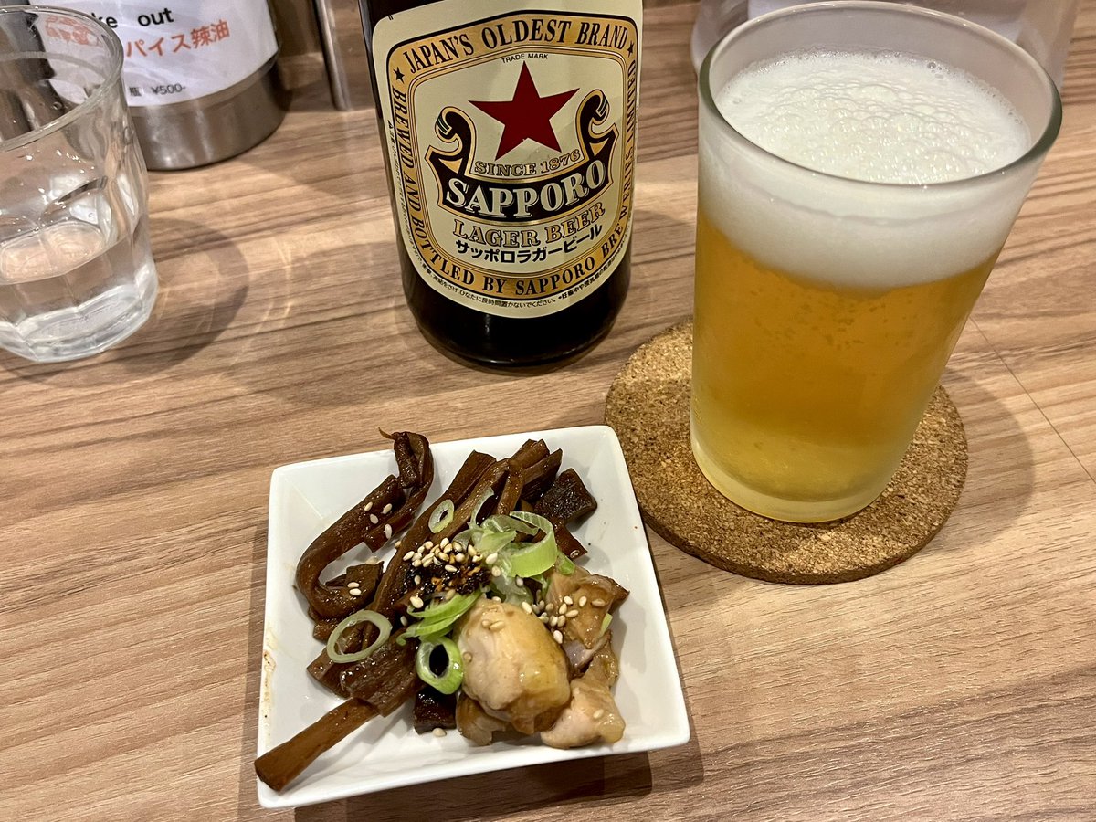 本日ラスト5軒目は秋葉原の"ほん田"さんへ初訪問！
"特製醤油"で一杯🍺
まず4種類どのチャーシューもめちゃくちゃ美味い！しなやかな細麺と相性抜群で、非常に美味しい醤油ラーメンでした🙏

[秋葉原駅　麺処 ほん田 秋葉原本店　特製醤油]