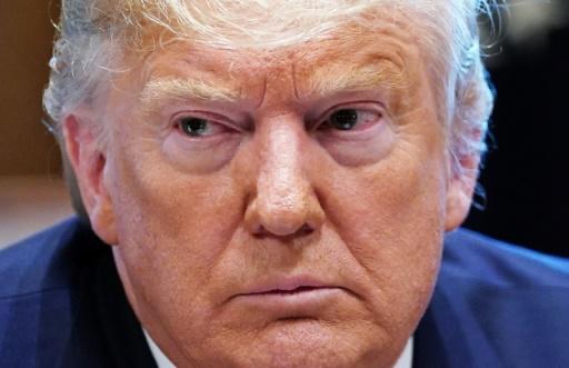 ViralMindLive's tweet photo. 🚨 This is insane… Iran and Trump are playing ping-pong with the world’s oil supply!

Timeline that’s blowing minds right now:

- 8 AM: Trump says “Iran opened the Strait of Hormuz with no conditions!”
- 9 AM: Iran fires back “Trump is lying — we will NOT open it until the US lifts the blockade!”
- 8 PM: Trump says “The blockade will end very soon!”
- 9 PM: Iran hits back “America failed, we’re closing Hormuz again and keeping it shut!”

The entire world is watching this chaotic back-and-forth like a Netflix series 😂

20% of global oil is stuck in the middle of this drama.

Who’s winning this game? Nobody… except maybe the oil price.

The next 24 hours are going to be wild 🔥