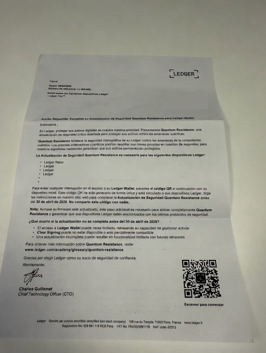 JohnXRP's tweet photo. 🚨 ALERTA ESTAFA LEDGER 🚨
Me acaba de llegar esta carta “oficial” de Ledger sobre una “Actualización de Seguridad Quantum Resistance” con código QR para escanear.
ES UNA ESTAFA 100% CONFIRMADA.
Ledger nunca envía cartas pidiendo que escanees QR ni actualices nada por correo físico.
NO escanees el QR
NO visites ningún enlace
NUNCA des tu frase de recuperación de 24 palabras
Si recibes algo parecido: tíralo a la basura y actualiza tu Ledger solo desde la app oficial.
¡Cuidado con todos! Compartid para que no caiga nadie más.
#Ledger #Estafa #CryptoSegura #Phishing