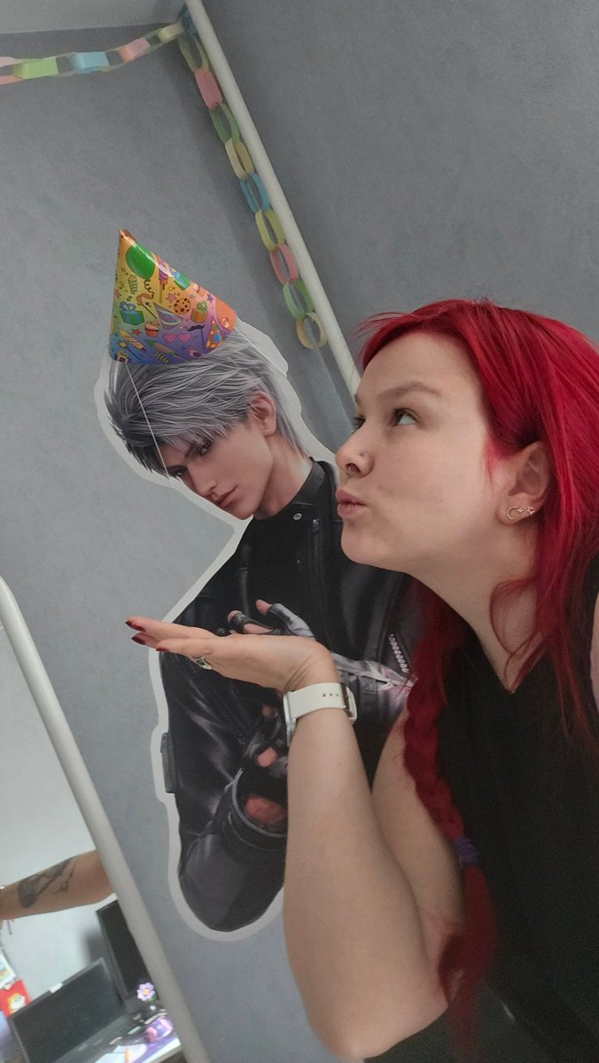 KimTisha666's tweet photo. Поздравляю любимого мужчину с Днём Рождения 🎉 
#loveanddeepspace #sylus https://t.co/m48hD4Hvpy