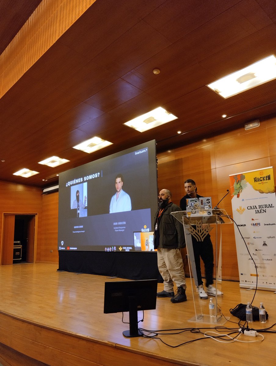 Hack-én tweet media