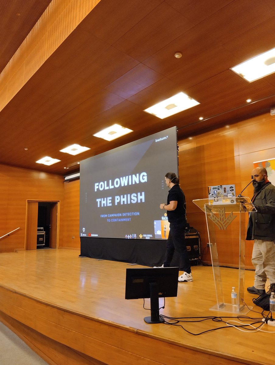 Hack-én tweet media