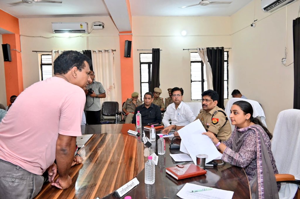 DM Bulandshahr tweet media