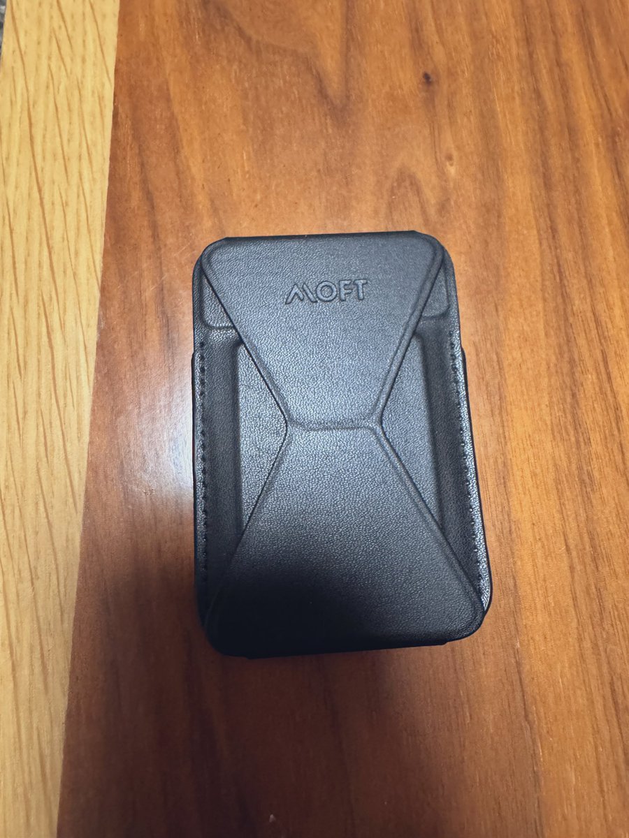 エナミ tweet media