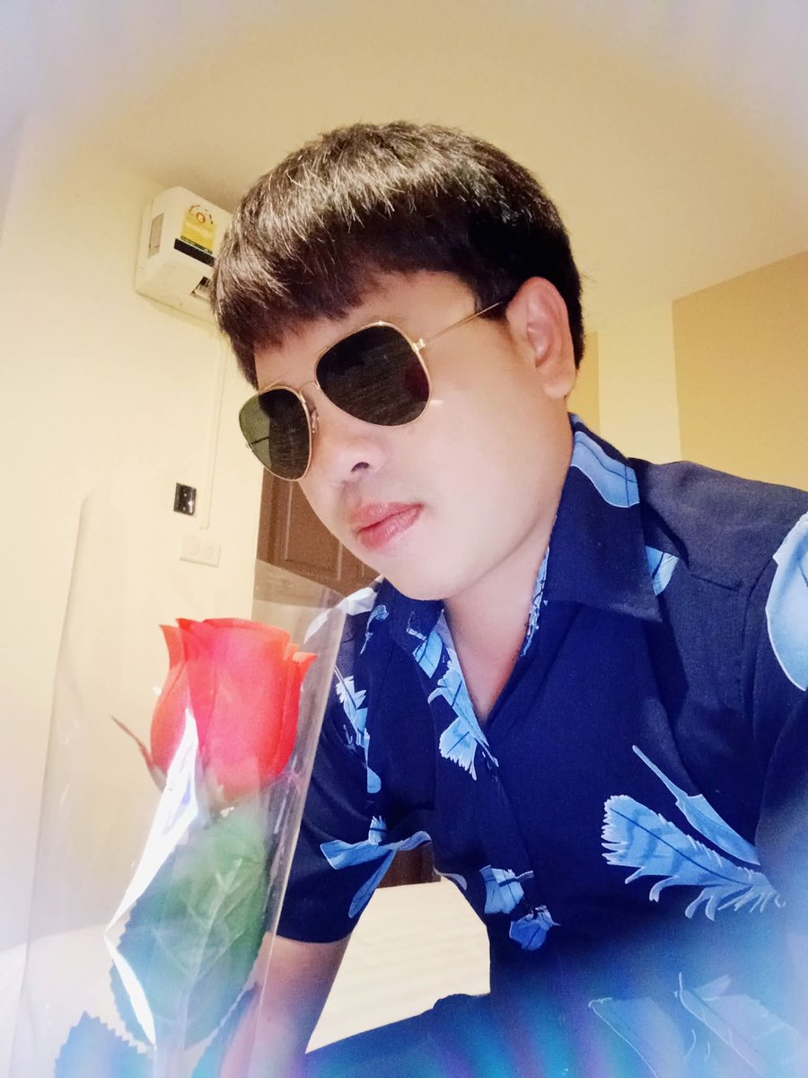 Jackza212's tweet photo. บางทีความรักก็เหมือนผี...บอกว่ามีแต่ไม่เคยเจอ😎😎😎❤️❤️❤️❤️ https://t.co/FaEuzV47qf