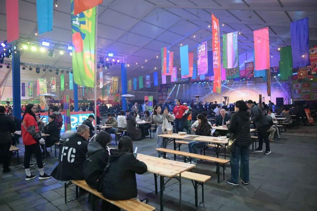 Сэлэнгэ tweet media