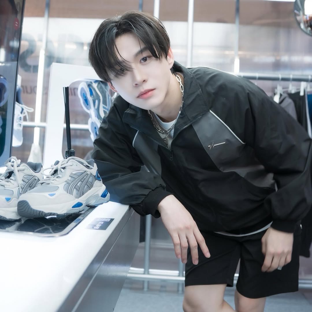 BBVERs_WORLD's tweet photo. 🌻 IG BBVERPJ POST UPDATE 🌻
Cr.IG :. nongya_makeup
🗓️: 18.04.26
MUA & HAIR @.bbverpj
#ASICSSportStyleTH
#asicssportstylepopup
Special thx : @.up_savit @.bee_emily @.mashi_dao
Thank : 📸
#น้องย๊ะใสๆแต่แน่นทุกจุด
_______________ ✦ ✧
Bever Patsapon
#bbverpj @bbverpj
#เหล่าซอมบี้ของบีเวอร์
#บอวอย่อมาจากบีเวอร์