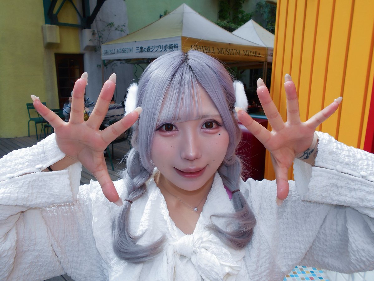 私と付き合うメリット⬇️
・お料理が好き
・家庭的
・甘やかすの好き
・2人きりだと甘えるかも
・一日中君でいっぱい
・抱きしめ心地100億点
・君の趣味を一緒に全力で楽しむ
・尽くすのだいすき
・君の好みになる努力も忘れない
・一緒にいると笑顔になれる
・悩みも一緒に解決策考える

デメリット⬇️