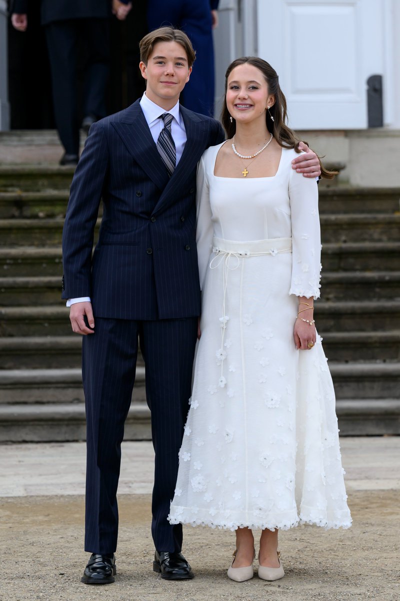 royalfocus1's tweet image. Prince Vincent and Princess Josephine at Fredensborg Palace after their confirmation #Denmark #Confirmation #Fredensborg #PrinceVincent #PrincessJosephine