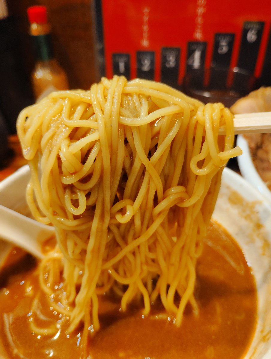 🍜元祖一条流がんこラーメンたま館分店🍜
🦀毛蟹13㌔🦀
とろ～リチーズペスカトーレ
濁りつけ麺
TP変わったのかな⁉️ワンタンが👀✨🦀の香りが口と鼻に拡がり😍最幸感💮を味わえる超濃厚スープ👍チーズもNICE🌠旨いわぁ🥰追いタバ&amp;タレをドバドバ注入‼️塩っぱ辛旨ぇ～🤩ごちそうがんこ立川さま💯🈵💯🈵