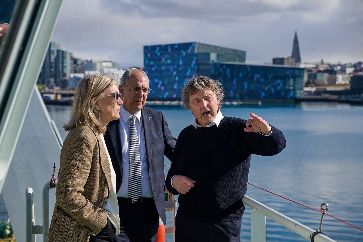 CostasKadis's tweet photo. During my visit to Iceland, I witnessed 🇪🇺🇮🇸cooperation in action.
At the Ocean Cluster innovation hub, EU funding through @HorizonEU is supporting the transformation of Icelandic innovation into concrete solutions.
Candid talks at one of Icelands leading fishery companies  gave me a good glimpse into Iceland’s successful fisheries management system and state-of-the-art processing.
When we work together, our oceans and industries thrive. 🤝