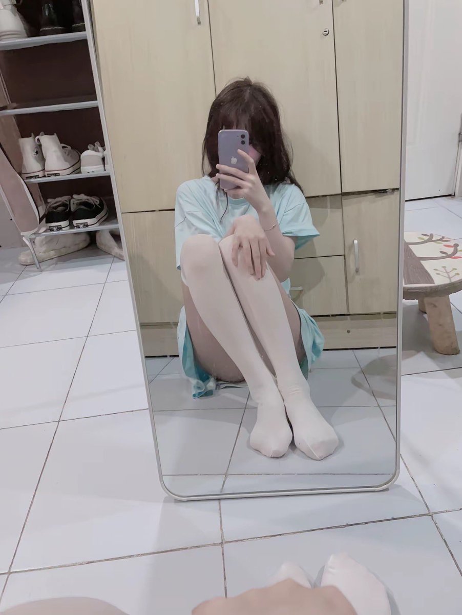 Lje7v's tweet photo. 每天都要想我 好吗 #女高 https://t.co/yXe0ZvnB9q