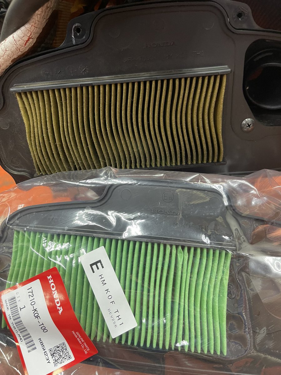bikesensei's tweet photo. ごっちゃんちのモンキー125

エアーエレメントとスパークプラグも交換します。

古くなるとプラグキャップとコードに緩みが出るので確認しておきます。 https://t.co/OdhXkw7Cjf