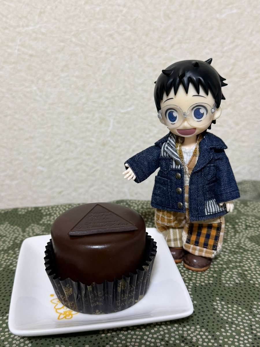 ザッハトルテ✨
この歯がモニョル甘さが良いのです