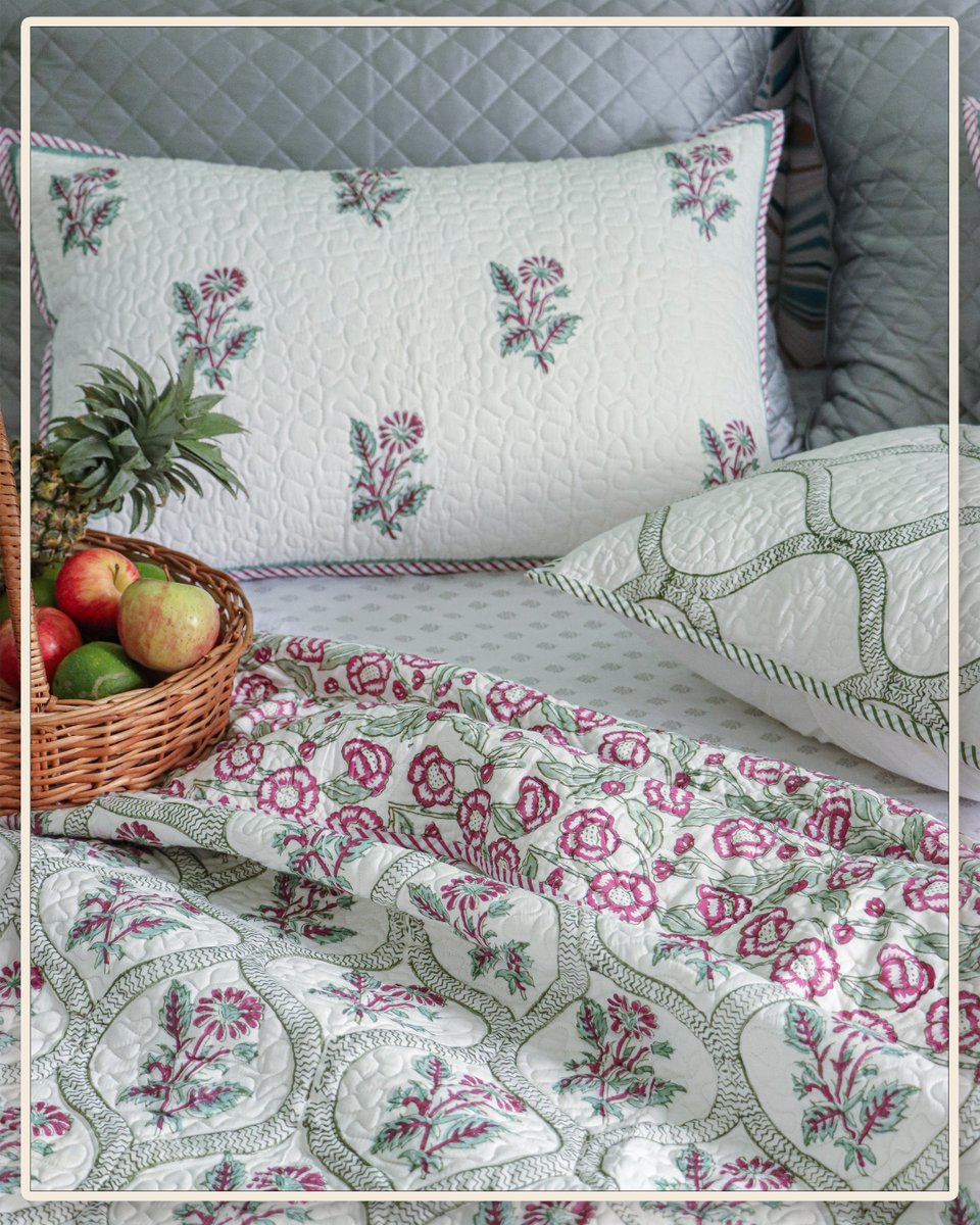 DmaasaIn's tweet image. In a world of fast fashion, some things are meant to be slow.
Hand block printing is an art where every motif is placed with care, making each piece beautifully unique — just like you. 🤍

dmaasa.in

#dmaasa #handblockprint #handblock #homedecor #artisansofindia