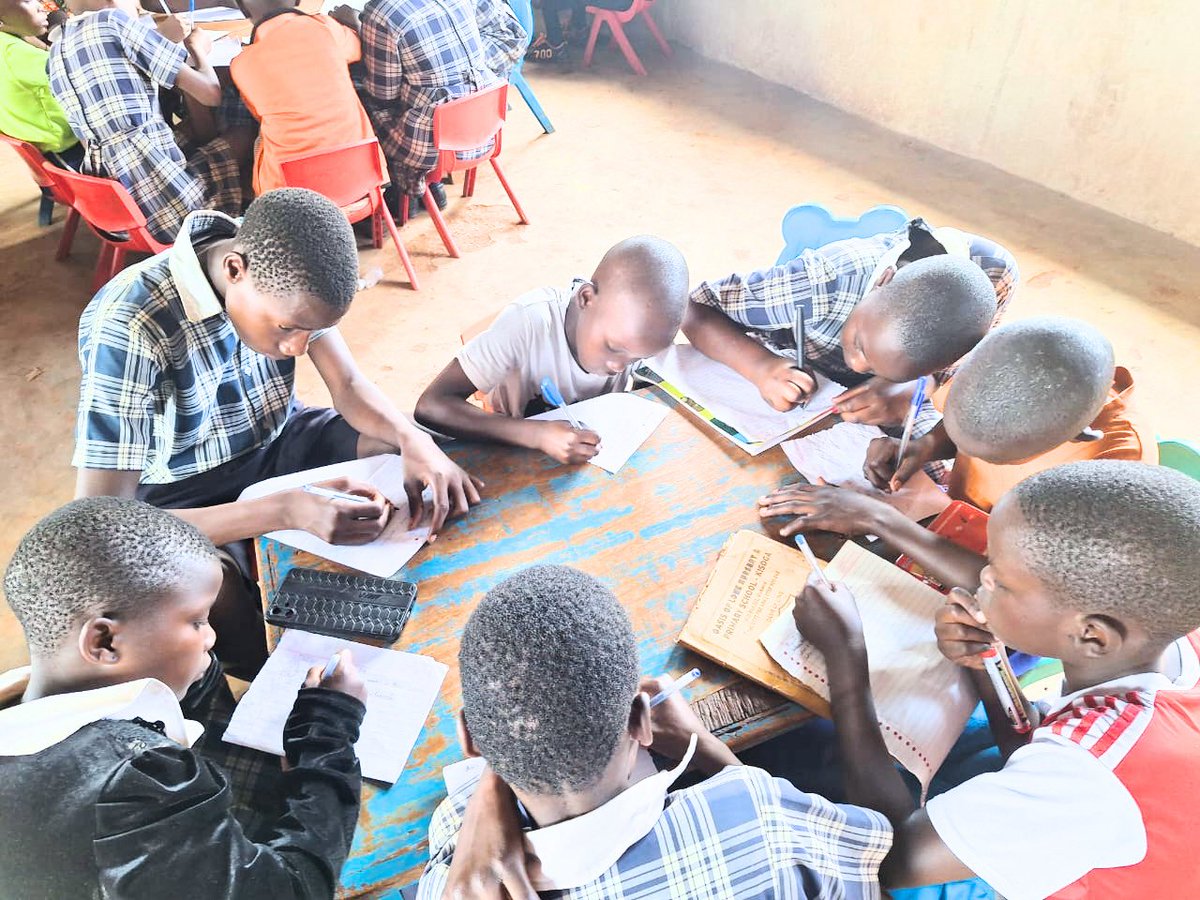 ReadtoLearn01's tweet photo. Behind the scenes of authorship…

At RTL, children begin with a baseline assessment in reading, writing &amp; comprehension, grow through group discussions, and step up as selected student leaders.

Through all these, a child becomes an author.

 #LiteracyForAll #futurewriters https://t.co/e967EKVxh4