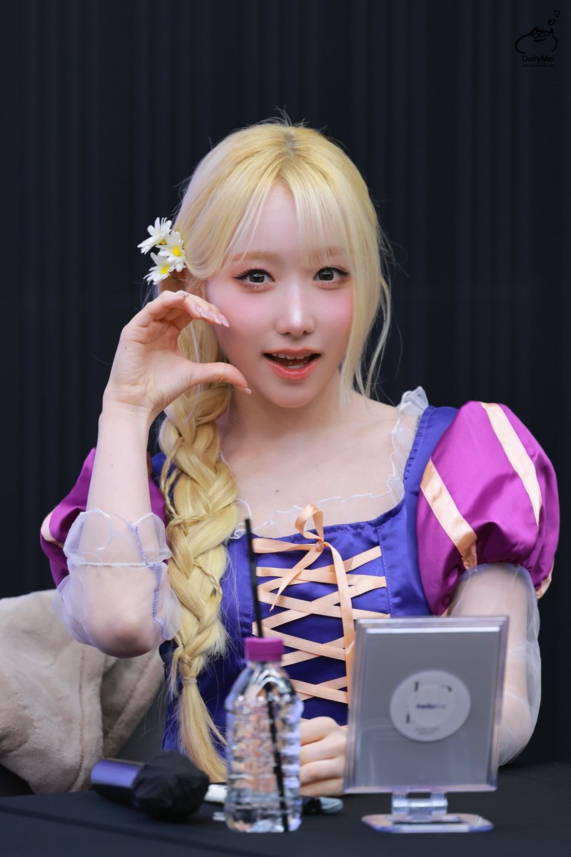 DailyMei_0927's tweet photo. 260418 HQ

#세이마이네임 #SAYMYNAME
#메이 #MEI #メイ
#SMN #セマネ https://t.co/5o1ZHi8lJH