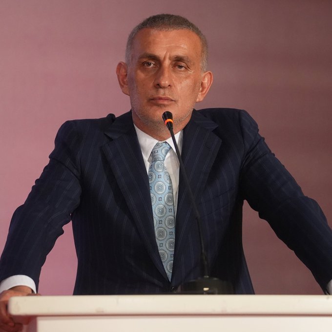 SİYAH SANCAK tweet media