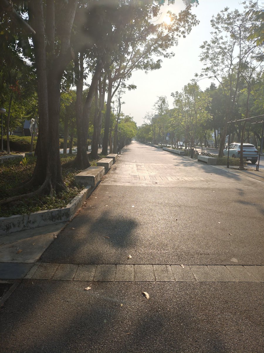 RinLin41698190's tweet photo. เห็นมีคนรับงานNวิ่ง รับมั้งได้ไหม😂😂 #ศาลายา https://t.co/5Xv3iNijGl