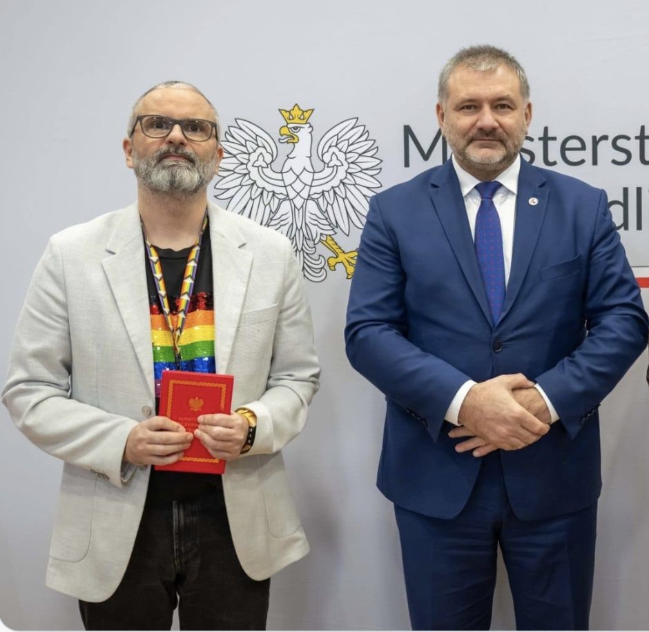 Ten po lewej to sędzia. Coście sk... uczynili z tą krainą?