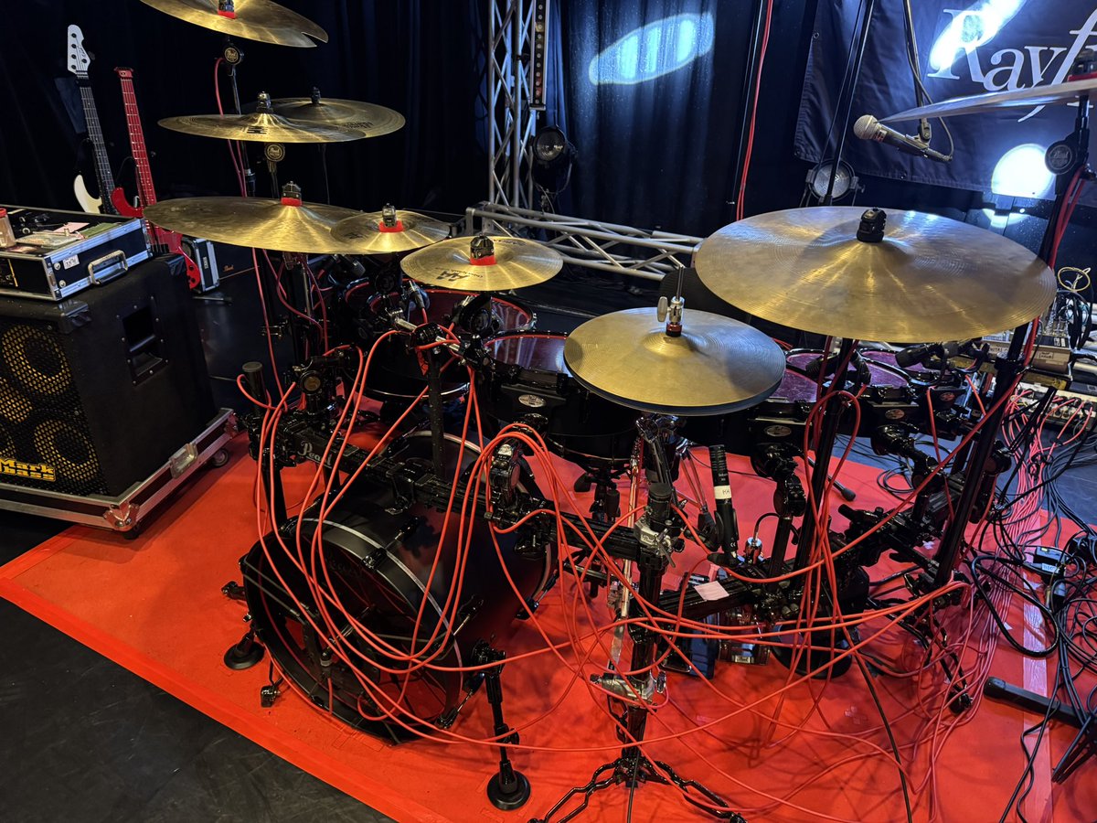 sakurazawa's tweet image. Thank you Shinyokohama•Kanagawa by Rayflower!!

Rayflowerにとってはなんだか「ただいま」感がある会場でしたね
あくまで個人的に。

明日は柏・千葉公演
宜しくお願いします！

本日神奈川血管

#Rayflower