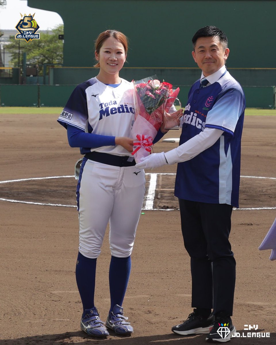 JD_League's tweet photo. 【🏆JD.LEAGUE永年選手功労賞🏆】
第2節ではデンソー 川口茉菜選手と中溝優生選手、戸田中央 中川 彩音選手、日々の積み重ねと、長きにわたるご活躍に敬意を込めて、永年選手功労賞を贈呈いたしました。

■ 概要
本賞はJD.LEAGUE における功労賞で、
一定の在籍年数に達した選手が対象になります。 https://t.co/BPj24cc8nK