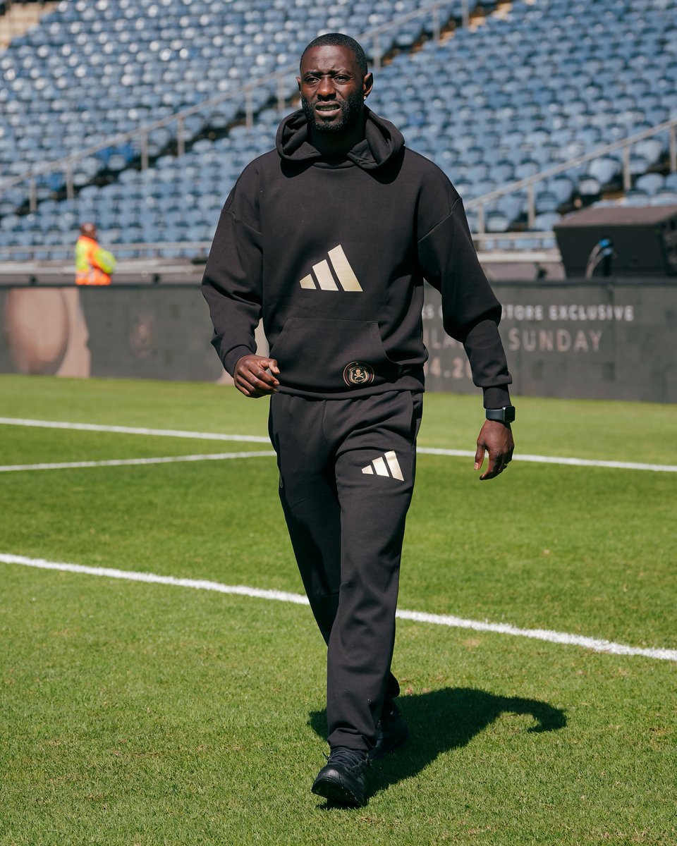 orlandopirates's tweet photo. ☠️ 𝐅𝐑𝐎𝐍𝐓𝐋𝐈𝐍𝐄𝐒 at the Orlando Amstel Arena

⚫⚪🔴⭐
#MatchDay
#OrlandoPirates
#OnceAlways https://t.co/cxbX7dsXqX
