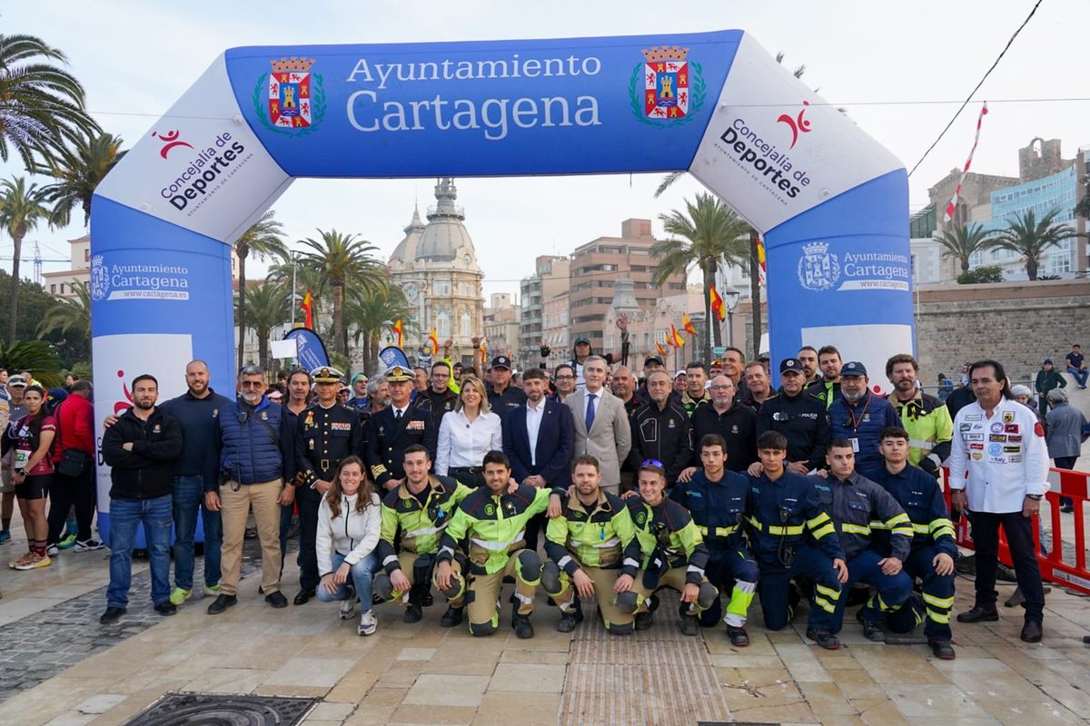 dgsce_RM's tweet photo. 18 abril, "XV Ruta Fortalezas" @AytoCartagenaES y @NoeliaArroyoHer al frente.
5.000 corredores 53 Kilómetros.
Éxito de la @Armada_esp en la @regiondemurcia
Todos los servicios coordinados @EmergenciasCT @112rmurcia @guardiacivil #PolicíaPortuaria

+info:https://t.co/e0ibxyg5Jq https://t.co/wsL9CFhr7k
