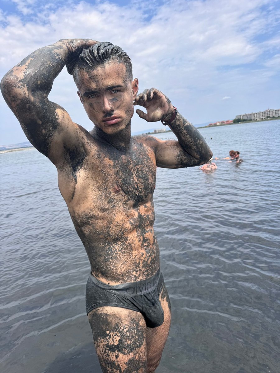 Dennis Life tweet media