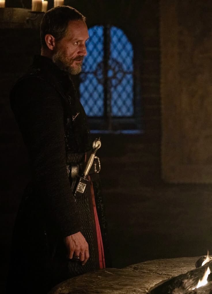 будь я сиром дунканом я бы стянул с него всю одежду и показал вестеросу что значит настоящее приручение дракона