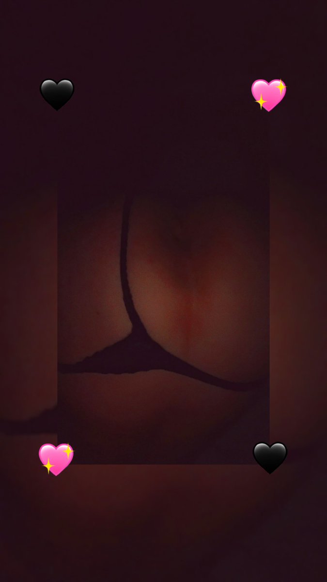 cute femboy 👑 tweet media