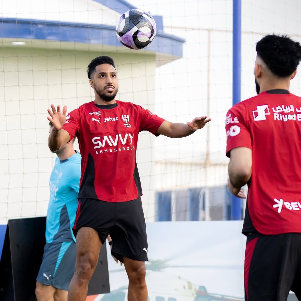 نيفيزه tweet media