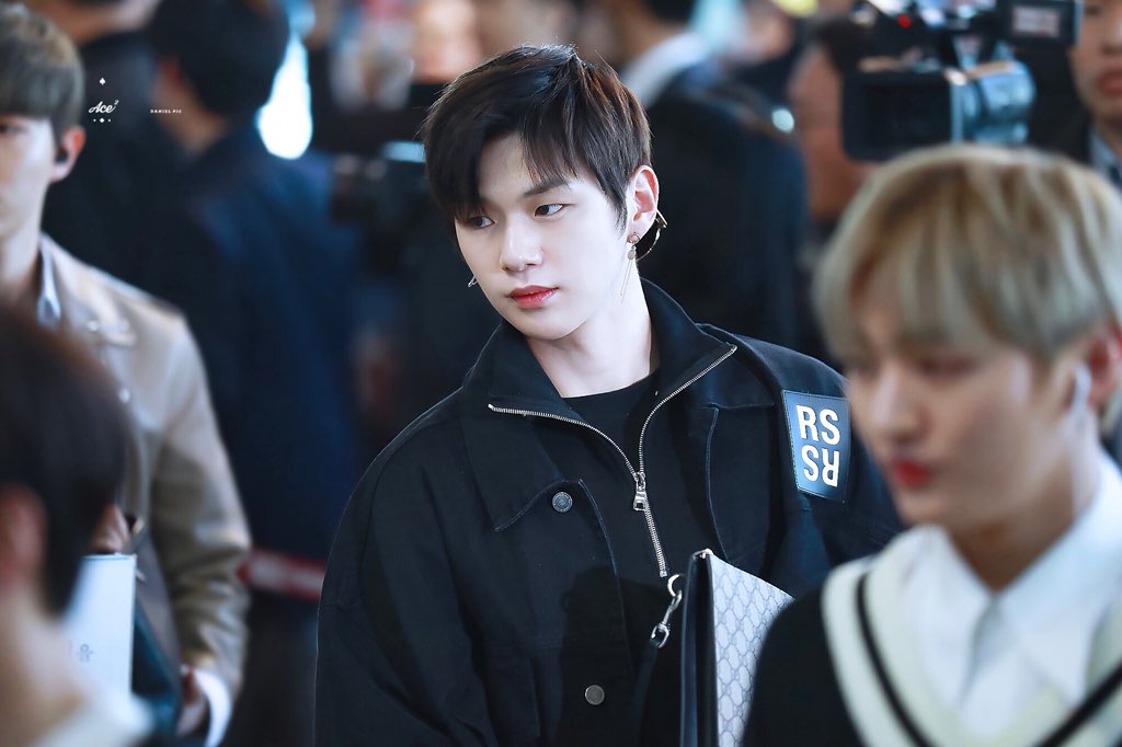 คัj ซojอู 강성우 🩷😗🩶 tweet media