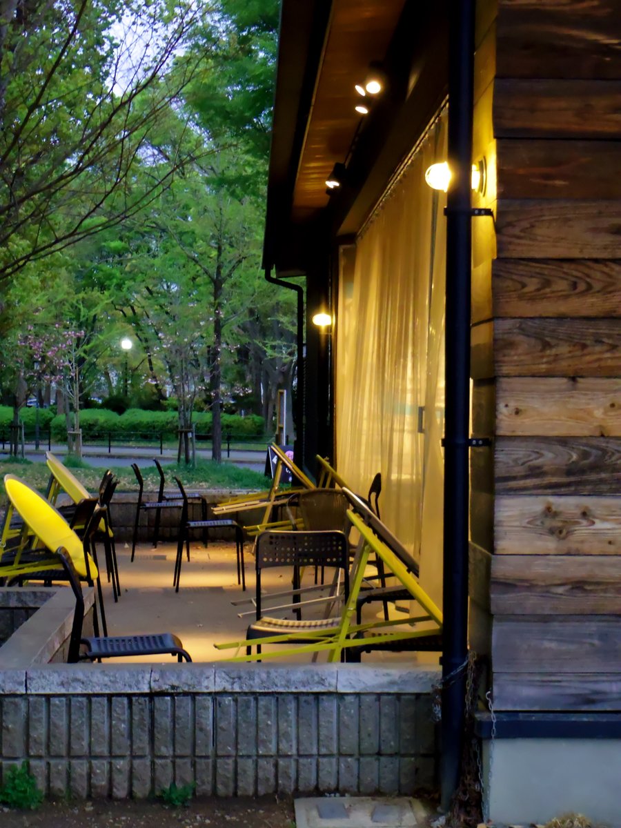 TodoactionJB's tweet image. PENTAX Q &amp;amp; 02 STANDARD ZOOM 5-15mm 
#streetphotography #Q #throwback 21