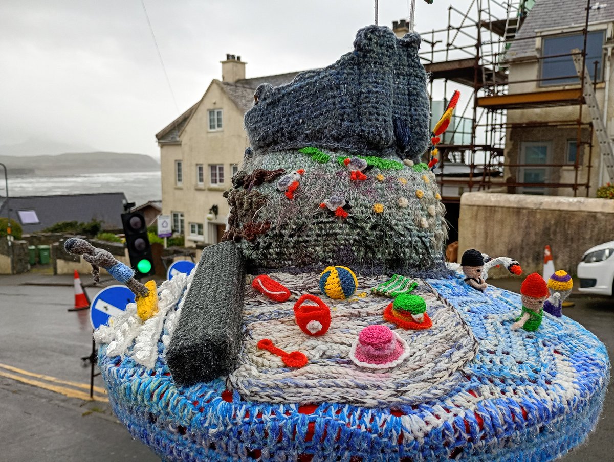 Bambigoesforth's tweet image. Some great post box toppers from the Wales Coast this week for #PostBoxSaturday 
#walking #coast @WalesCoastPath