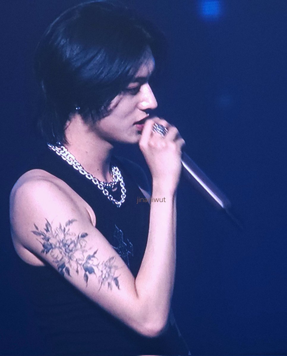 er⭑🦋๋࣭😔 tweet media