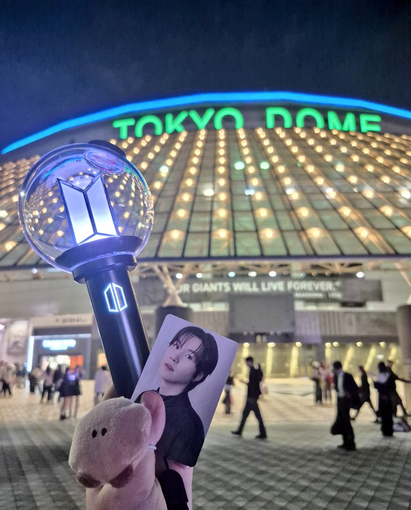 mio03095's tweet photo. 全てがよかった！！！
バンタンありがとう
最高の思い出😭😭💜
ゆっくり思い返しながら布団に入ろう。今一番心に残ってるのは🐨のメント。ナムさんの紡ぐ言葉、大好きだ～ https://t.co/7fNQvapO57