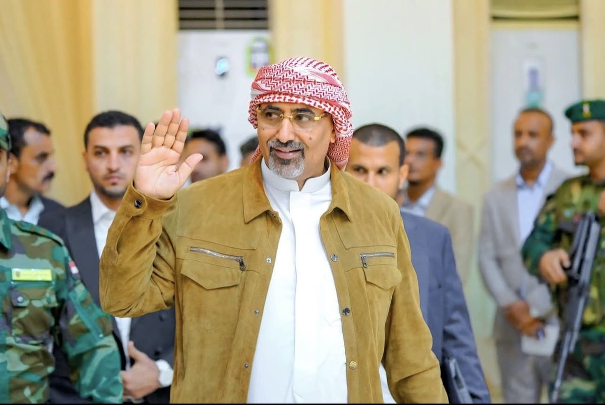 #مايو_4
موعدك ي شعب الجنوب 
تجديد التفويض إلى فخامة الرائيس لبيك سمعاً وطاعه 
كم شخص في صفحتي يلبي النداء🫡