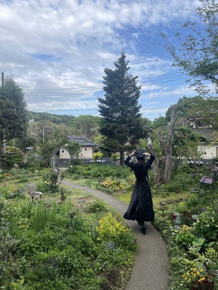 alonza_schwarz's tweet image. 雄大な自然と私。
⁡
 #gothic  #gothicstyle  #gothicfashion  #ゴスロリ系  #ロリィタポートレート