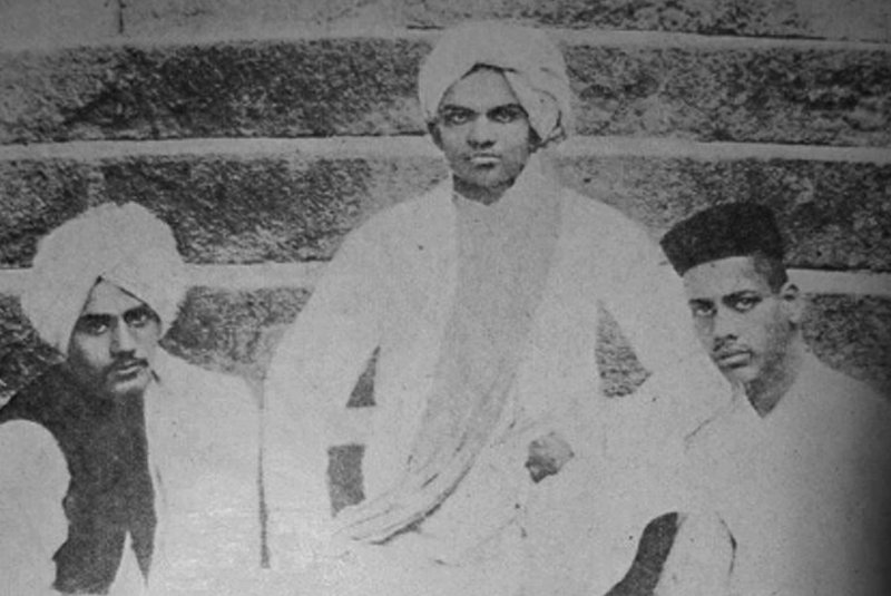 "I have done my duty. I have no regrets."🇮🇳

​Standing on the threshold of the gallows, Damodar Hari Chapekar held a copy of the Bhagavad Gita firmly against his chest. As he prepared to sacrifice his life #OnThisDay, 1898, he didn't show a flicker of fear. He was one of the