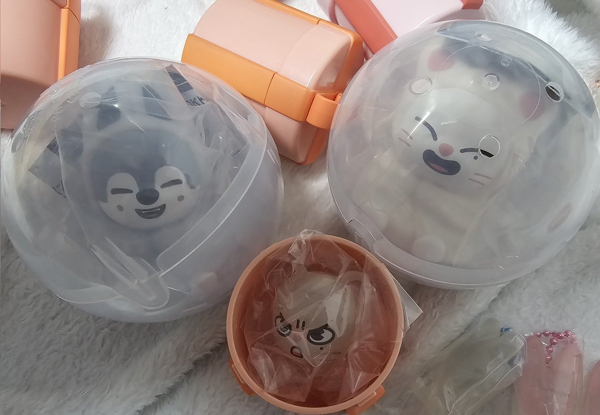 교환 구해욤..

젤리키링(돼끼, 리빗, 한쿼카), 지니렛반지 -> 폭시니🦊
라이트 가챠 울프찬, 지니렛 -> 리빗, 퍼핌, 폭시니, 쿼카