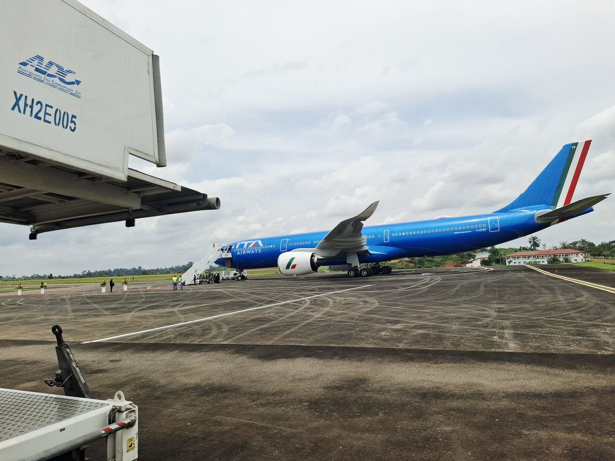 TheCameroonianZ's tweet image. Bye Bye 👋 #PapeLéonXIV

#PapeAuCameroun2026 #Cameroon