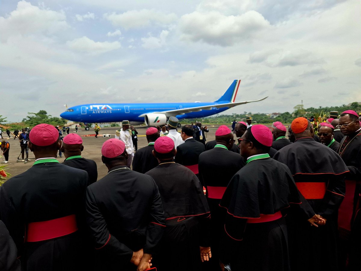 TheCameroonianZ's tweet image. Bye Bye 👋 #PapeLéonXIV

#PapeAuCameroun2026 #Cameroon