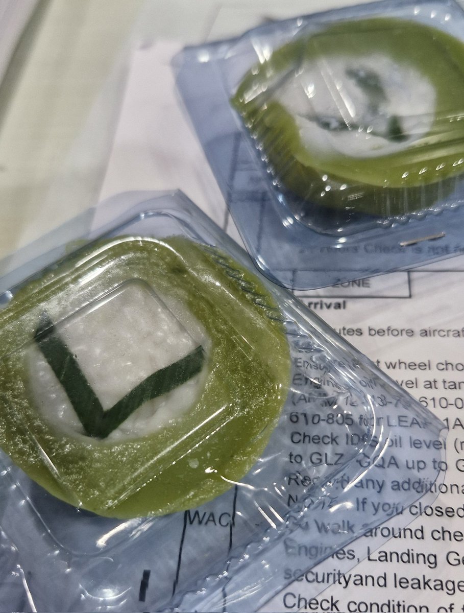 <a href="/caterissparibus/">pipip🇸🇩</a> Talam kak.
Ini talam buatan tmnku ngedapetinya harus war dn cuma muncul di acara coffe morning sebulan skali🥲
Warnanya emang ga cerah, karena pake daun pandan suji.
Trus manisnya pas ga bkin giung,
Dn dia pake campuran telor bebek dn omega.
Tapi ga amis👍👍