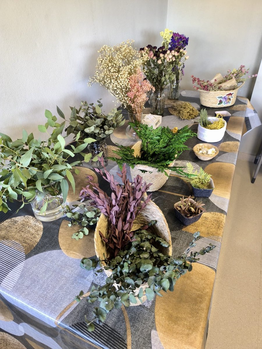 AjCMalavella's tweet photo. 🌸 Aquest matí un moment preciós d’art i creativitat dins el projecte Art i Natura de l’àrea de @Turisme_Caldes
🙌🏽Un matí per gaudir, aprendre i emportar-se una peça única feta amb les pròpies mans 💐
Seguim apostant per l’art, la cultura i les experiències a #CaldesdeMalavella! https://t.co/VkvuEg8iyh
