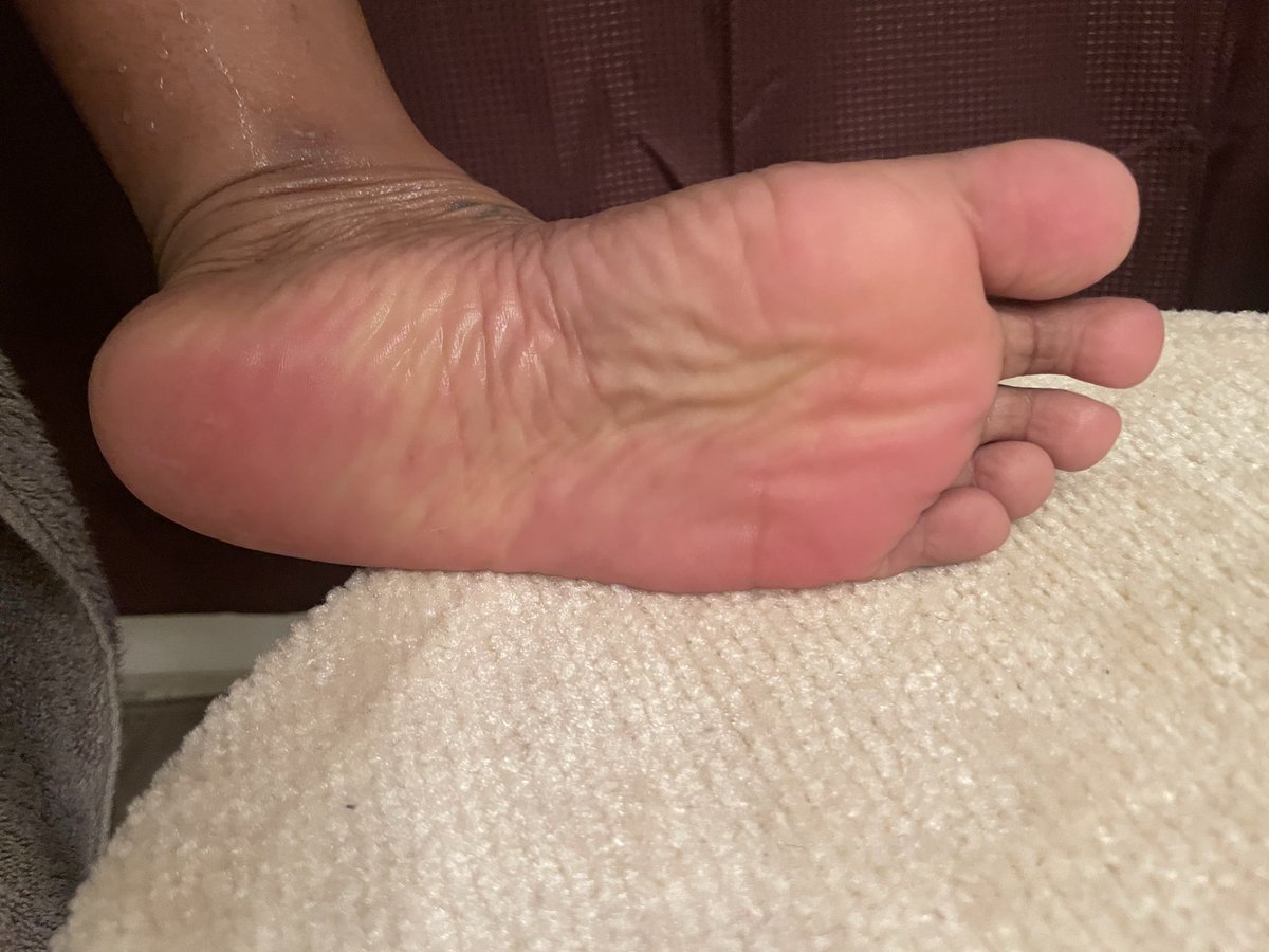 Msprettyfoot_ tweet media