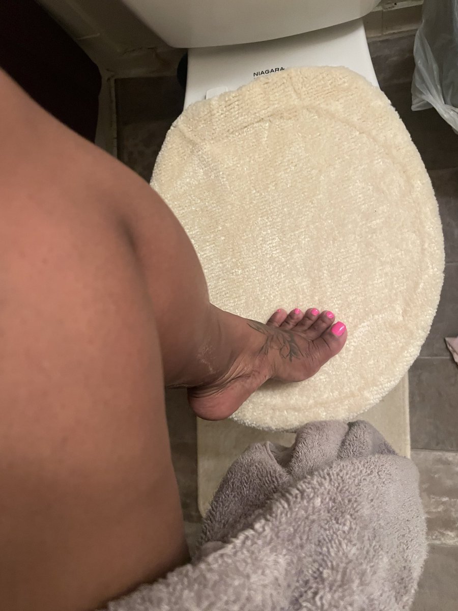 Msprettyfoot_ tweet media