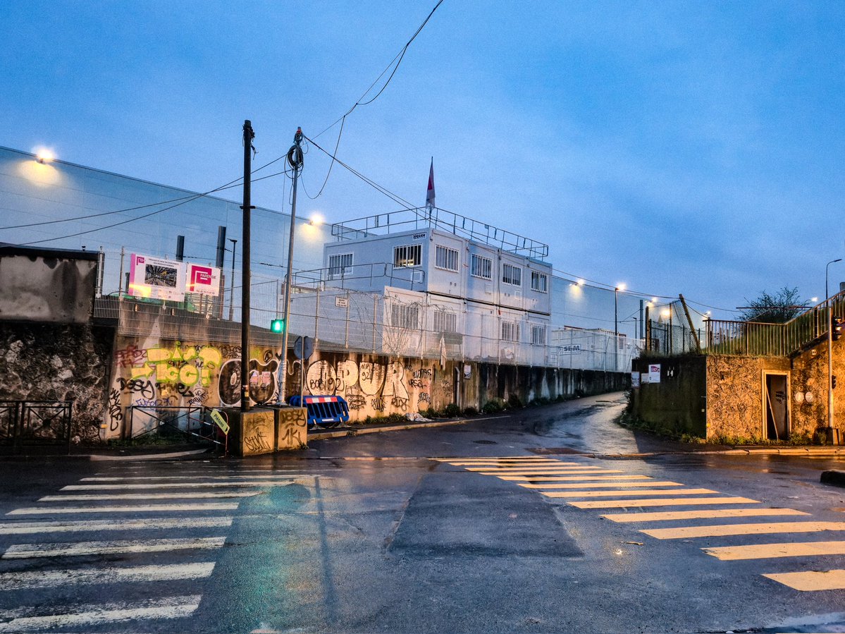 BeatrixDessin's tweet image. Le parapluie #Châtillon-#Montrouge #photographie
