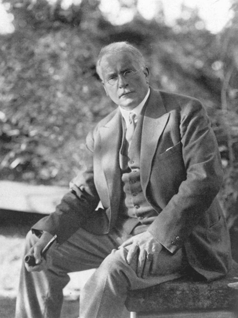 praxiss's tweet photo. “Hiçbir şey bir yasak kadar kışkırtıcı değildir. İtaatsizliği kışkırtmanın en iyi yolu yasak koymaktır.”
(s. 118)

 Carl Gustav Jung https://t.co/Ayr9neM6T0